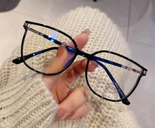 Cargar imagen en el visor de la galería, Isabel Cristales Europeos- Lentes lectura -Negro
