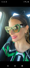 Cargar imagen en el visor de la galería, Olive - lentes de sol Cat Eye UV 400 Verde animal print

