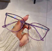 Cargar imagen en el visor de la galería, Isabel Cristales Europeos- Lentes lectura -Lila
