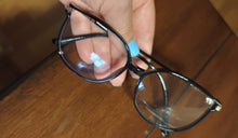 Cargar imagen en el visor de la galería, Isabel Cristales Europeos- Lentes lectura -Negro
