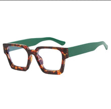 Cargar imagen en el visor de la galería, Oversize cuadrado carey verde- Lentes con o sin aumento
