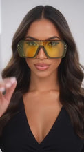 Cargar y reproducir el video en el visor de la galería, Roma Polarizado - lentes de sol UV amarillo
