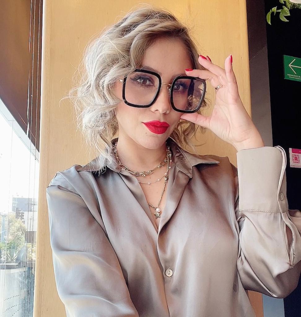 Oversize cuadrado Lentes con aumento Negro O-1 - Main Image